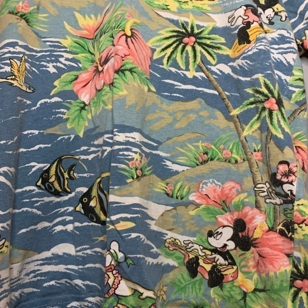 𝅺vintage Mickey surfer shirt - Picture 3 of 4